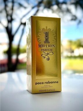 Paco Rabanne Gold Box with QR Detail
Tester